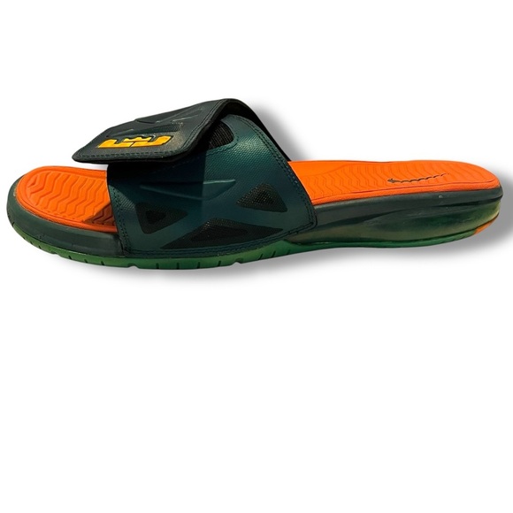 NIKE Air Max Lebron 2 James Slides Sandals Orange & Dark Green Size 13 Flaw - Picture 1 of 7